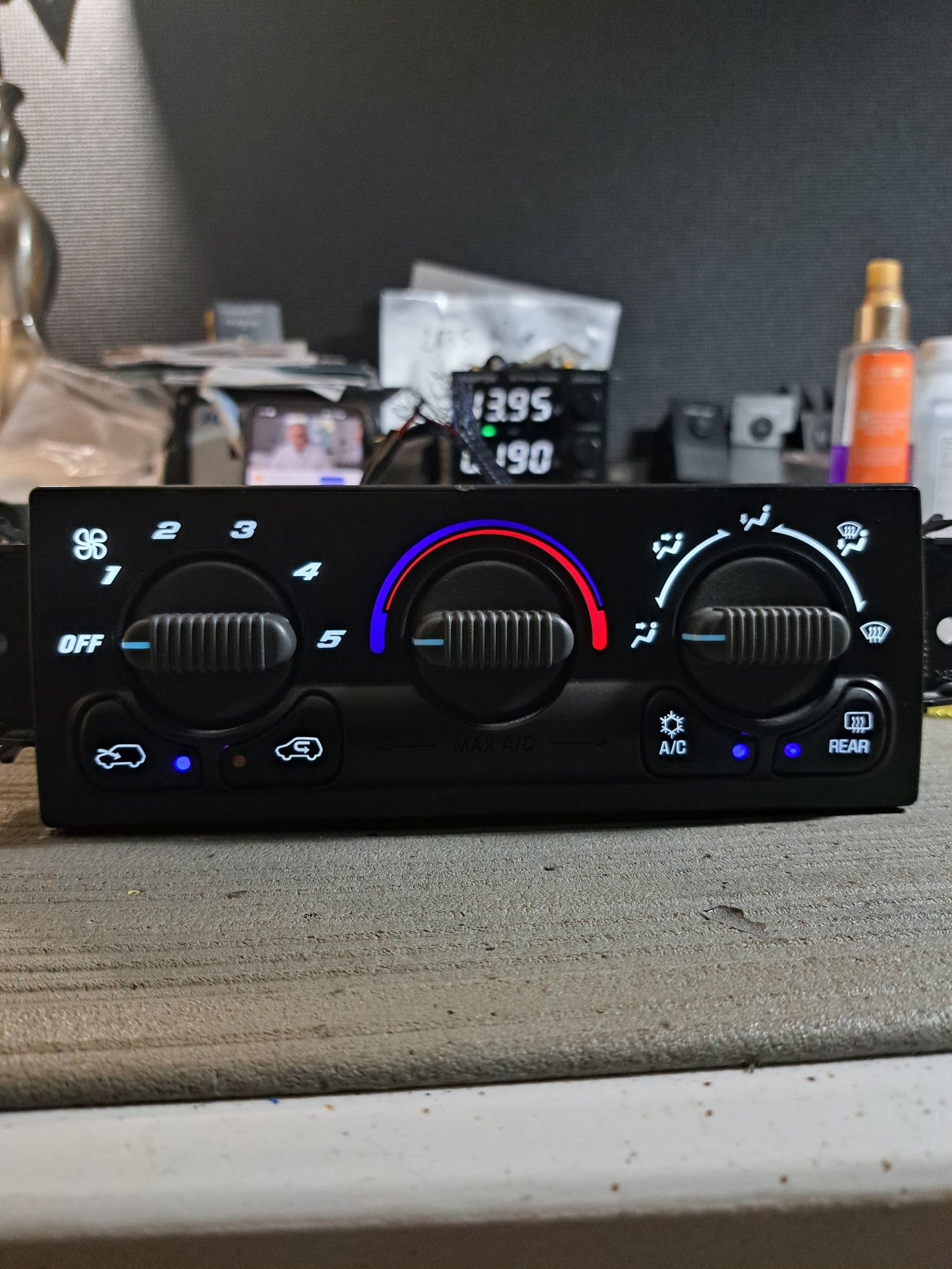 1999-2002 Silverado Sierra Climate Control (White Led)