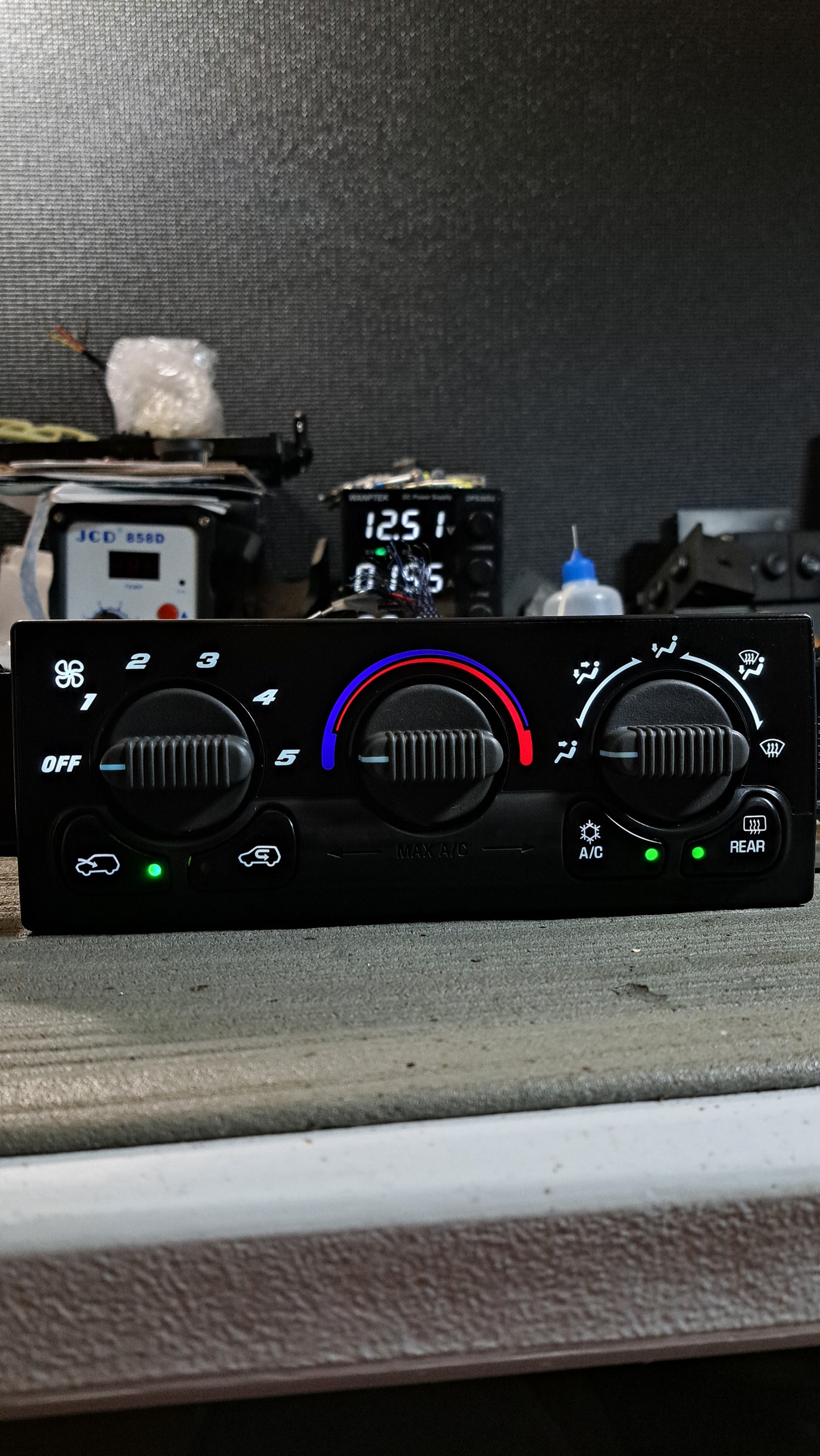 1999-2002 Silverado Sierra Climate Control (White Led)